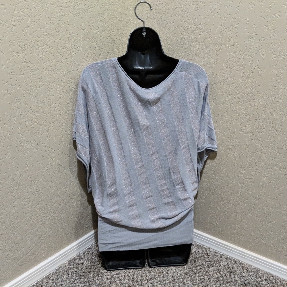 BeBe Gray Striped Shimmer Batwing Blouse M - Picture 4 of 5
